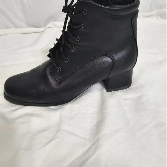 Black Blondo boots size 7 - Picture 7 of 8